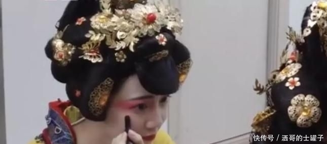  「圈粉」一夜爆红的抖音“不倒翁女神”真人长啥样？脱去贵妃服，颜值圈粉！