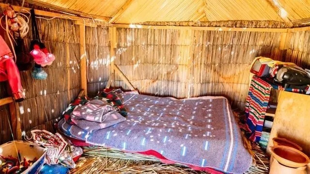 神秘南美人用芦苇造岛，一辈子漂在湖泊上，以捕鱼为生！