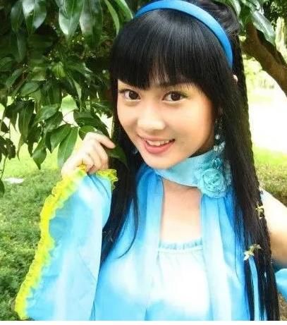 蓝色:巴啦啦小魔仙:这四个蓝色造型的魔仙,最美的并不是美琪,而是反派严莉莉!