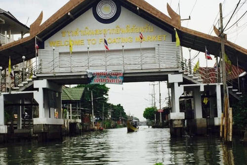 揭秘泰国特丹嫩沙多水上市场，游客蜂拥而来，尽情游玩