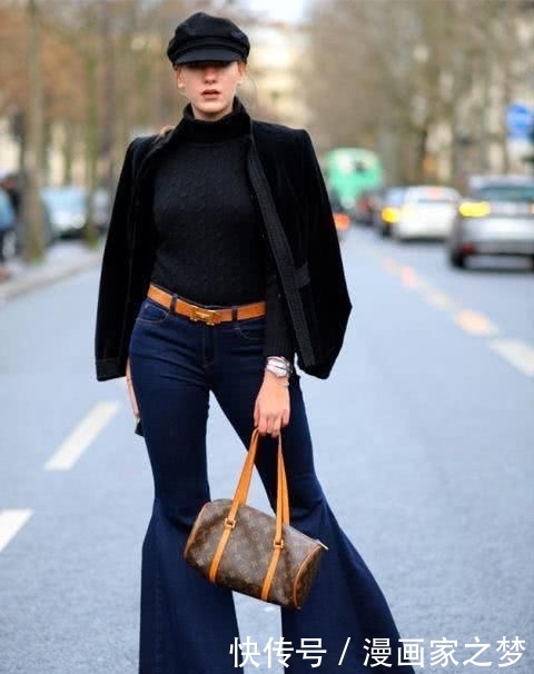  【喇叭裤】“打底裤”已经失宠！当下更流行的是“喇叭裤”，时髦显瘦又气质