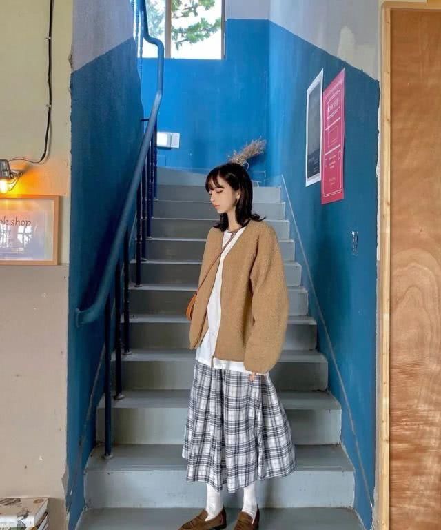  看起来：小白鞋失宠了！这4双春季 “仙女单鞋” 正流行！哪双最让你心动？