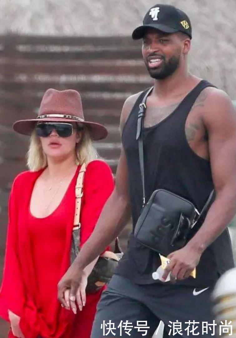 178cm的科勒-卡戴珊真“强壮”,愣是将宽松裙子穿成紧身装!