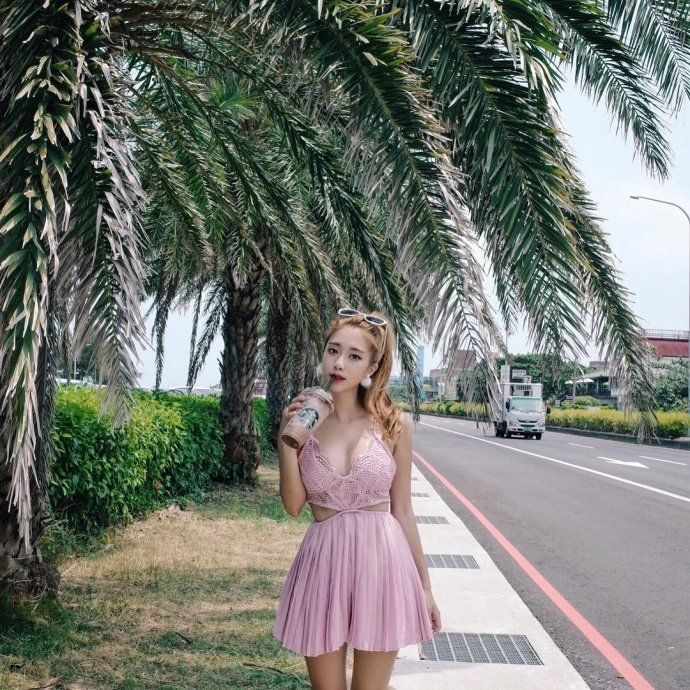 成都街拍:学会这几款时尚的穿搭，轻松让你秒变女神范!