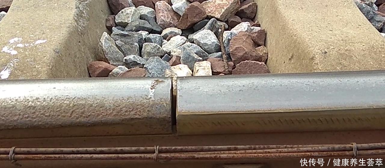  高铁@如果把高铁动车放到普通轨道上, 能跑多快 今天涨知识了