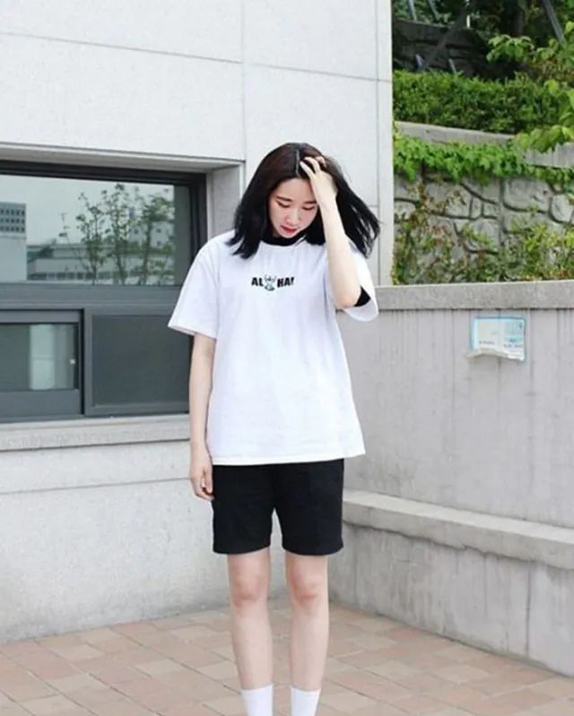  『女人』夏季女人都在穿宽松短袖T恤,百搭舒适又时髦,比雪纺衫更凉爽