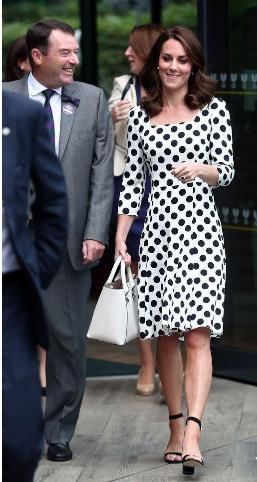 凯特和梅根将共同亮相温网女单决赛，回顾凯特七年看温网比赛穿搭