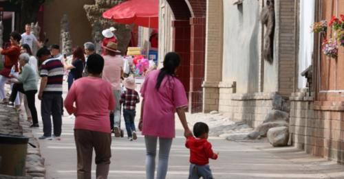  城市户口■现在都说农村户口越来越值钱，是怎么个值钱法呢？看