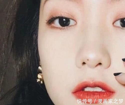  【鸡蛋】鼻子上挤出“白色条状物”？学会这3招，或与“草莓鼻”说拜拜呦！