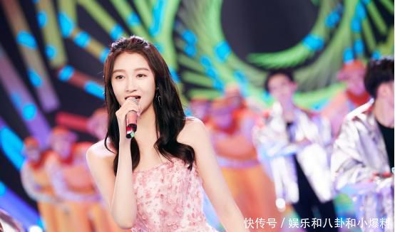 关晓彤跨年节目