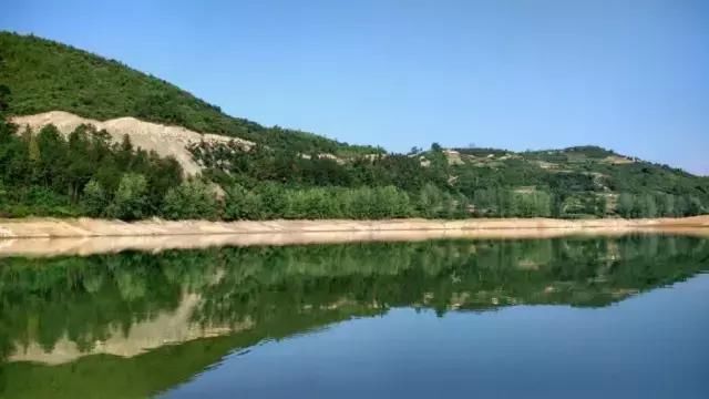 比九寨沟人少，比青海湖便宜，这些才是西安周边最值得去的湖泊!