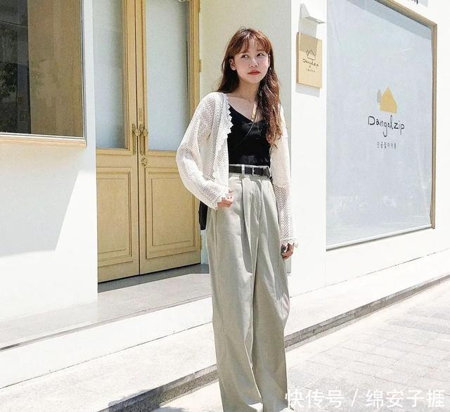 『针织上衣』比阔腿裤更百搭!今年流行「云朵裤」,舒适又显瘦