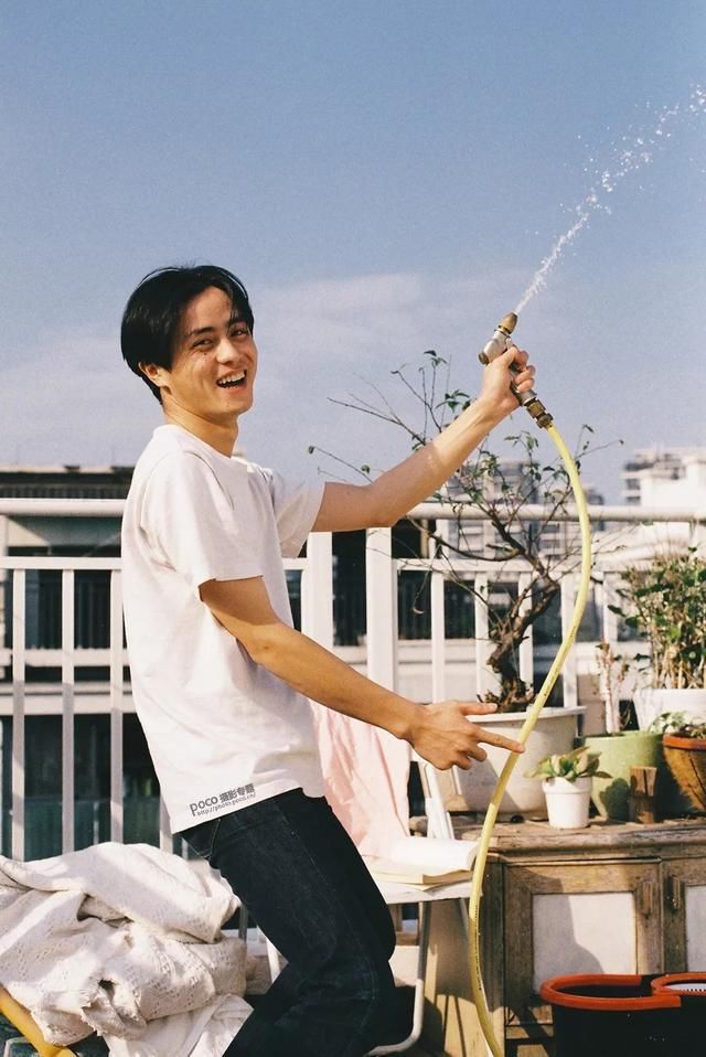 男生这样拍，路人甲秒变行走的画报!