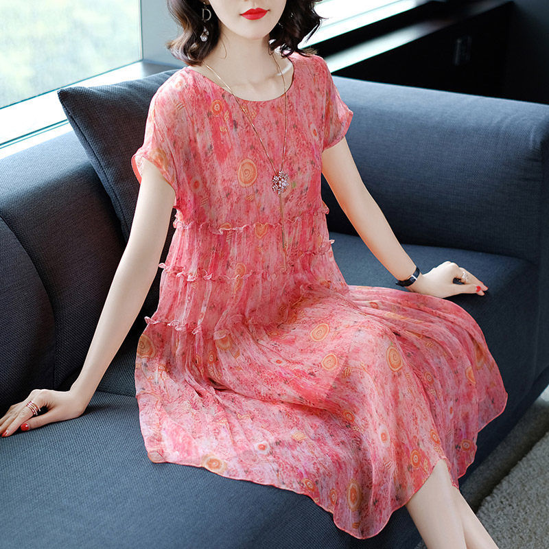 新上市就“走红”的富贵裙，嫂子把裤子全扔了，47岁穿出少女感