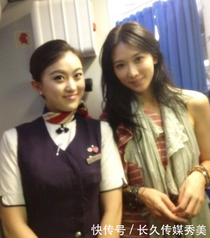 大合集美丽的空姐与明星们的合影,明星也卖萌