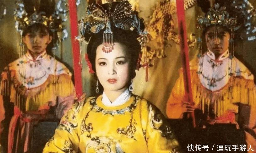  『爱好』大观园女儿们的爱好，王熙凤是治家，林黛玉是葬花，薛宝钗是什么