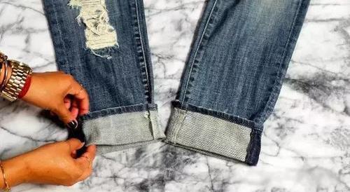 还在穿紧身裤？今年翻边牛仔裤才最火！
