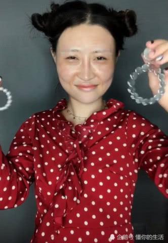 小姐姐网恋五年，突然被小哥哥约见面，去赴约的她由村姑变成了女