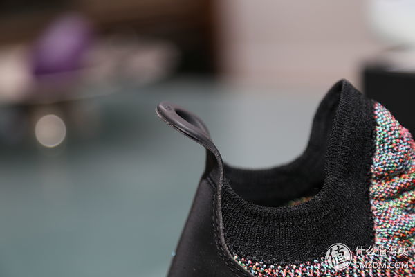 新买的东西 篇一:KD11骚彩色伪开箱，拍出来比实际好看的鞋子