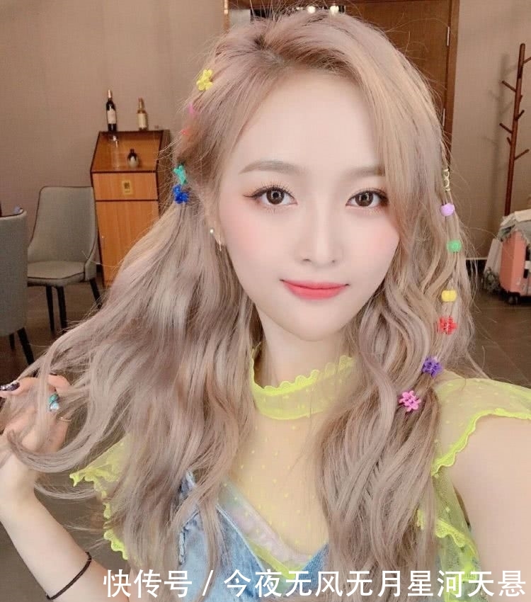  没关系■发型普通没关系，这几款可爱的夹子夹头发上，让你显得俏皮又甜美