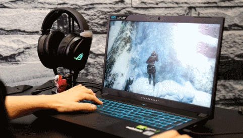  尺寸■十代酷睿i7+大尺寸高刷电竞屏，游戏发烧友亲测，你想要的它都有~