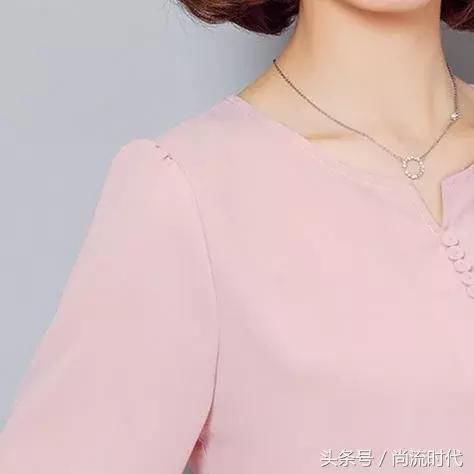 裙子扔了吧，烂大街！今秋妈妈换上小衫+打底裤，美的看不出