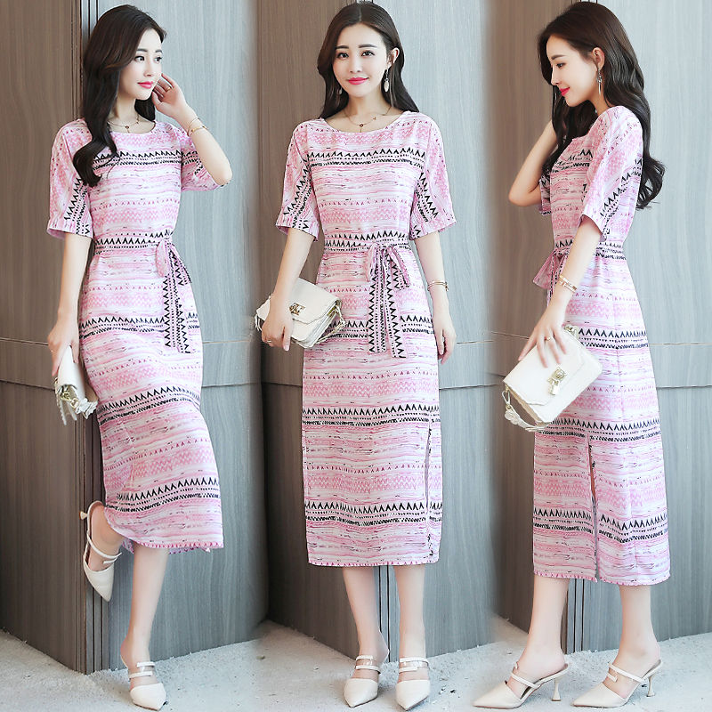 如今7080后女人，一个比一个性感有女人味，魔鬼身材风情万种