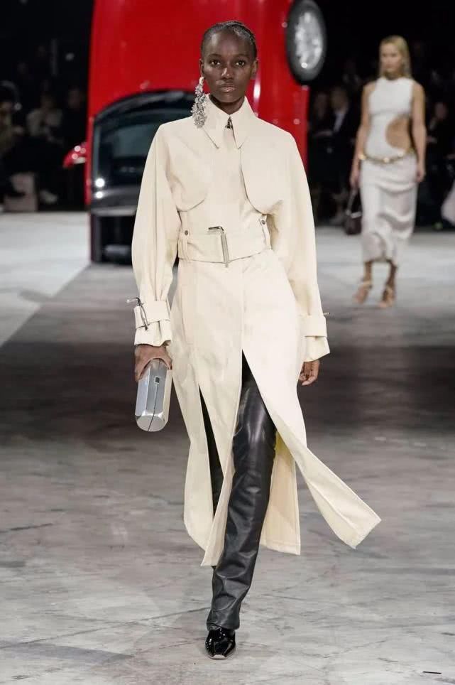  『Off』运动潮牌也可以很时髦丨Off-White 2020 秋冬系列