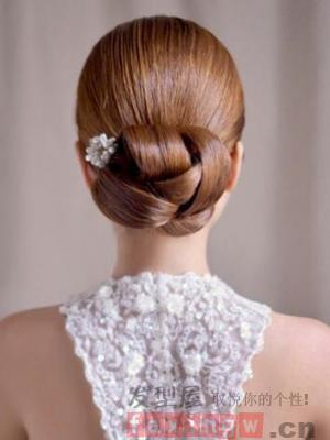 盘发发夹图片赏析 精致发饰更是是女生心头好