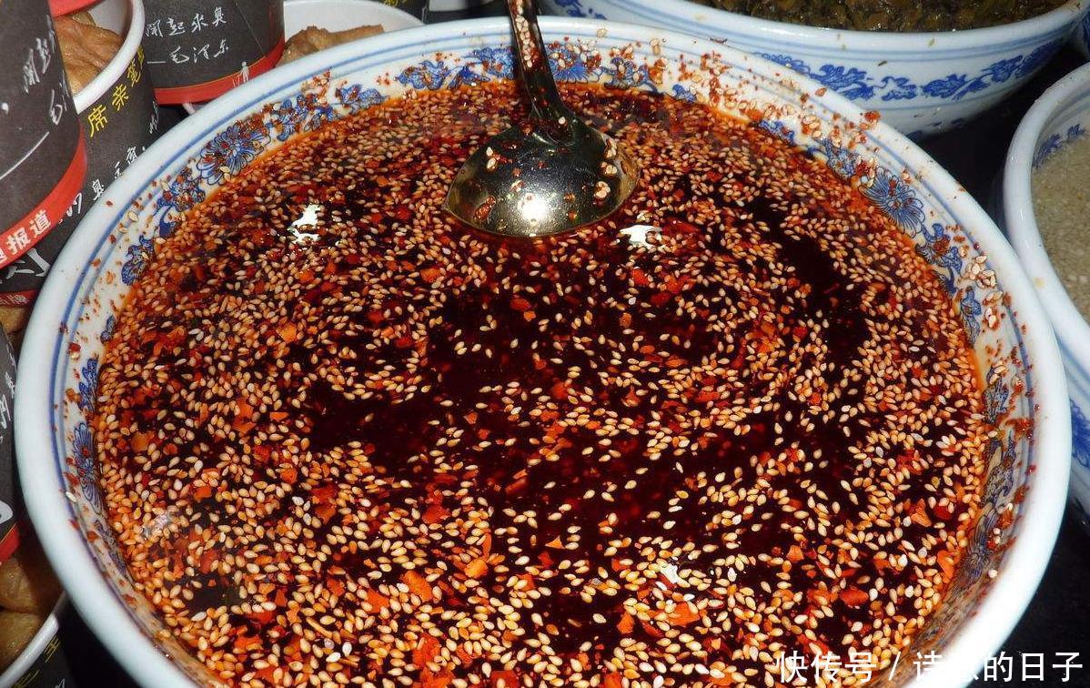 【无辣不欢】自己制作辣椒油时,记住5个步骤,辣椒油香辣可口,吃一口忘不掉
