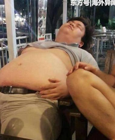 男子体重310斤被女生嫌弃，疯狂减肥160斤后，美女约不停！