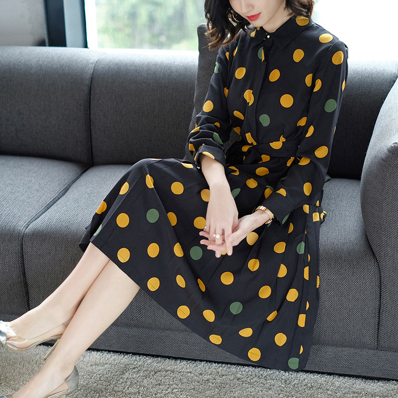 入秋了，不冷不热怎么搭最好?七分袖秋装+小高跟，贼洋气贼高贵