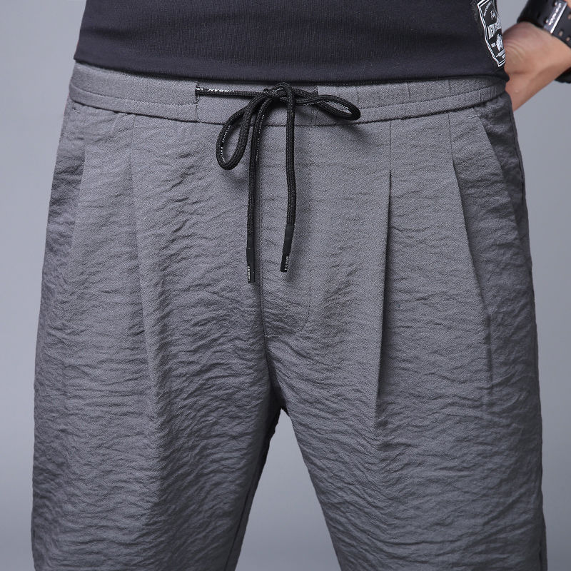 越来越多男人不穿牛仔裤了!今年流行“男神裤”，十个男人九个爱