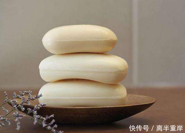 『人选』洗脸时用洗面奶好还是香皂好?不少人选错了,难怪皮肤会不好