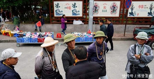 越南人对中国游客动手，有恃无恐说出6个字，国人心痛却无法反驳