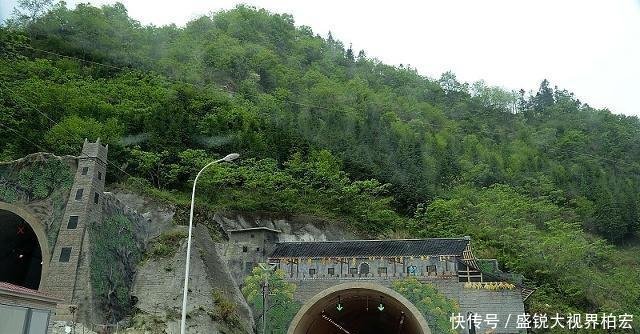  誉为|这条高速，被誉为中国最美高速，有长达十公里的隧道！