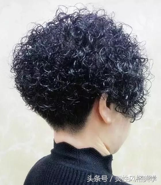 头发散下来的季节到了，你可以换款发型了，各种年龄段都有！