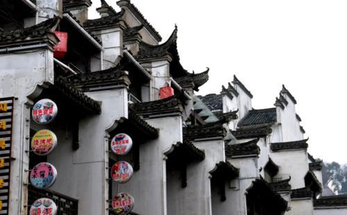 黄山市除了有黄山,还藏着两条有韵味的老街,绝对值得一去