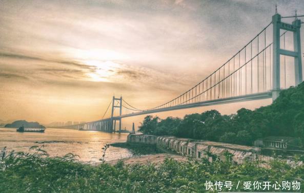  中国■中国“堵车最严重”的大桥，耗资30亿元建造，却成“堵车