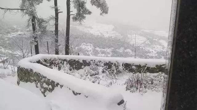 暴雪寒潮“双解除”！2018年降雪即将结束，“跨年”中雪在这里