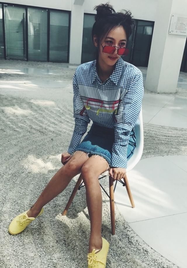 王思聪不喜欢网红了？“新欢”陈雅婷穿搭时尚，俏皮可爱很迷人！