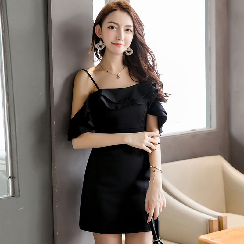 三伏天的女人越来越迷人，就是穿了这种紧身裙，前凸后翘身材超好