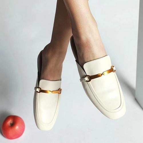 不是所有的女人都爱穿高跟鞋，优雅的平底浅口鞋，舒适又好看