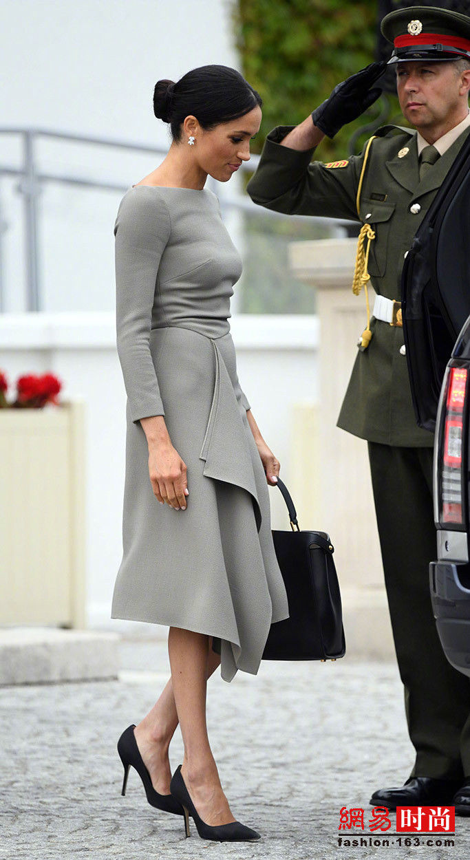 梅根王妃首度出访 48小时换4个造型