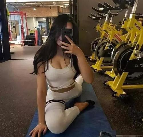 健身美女图组——请准备好纸巾,千万不要流鼻血了!