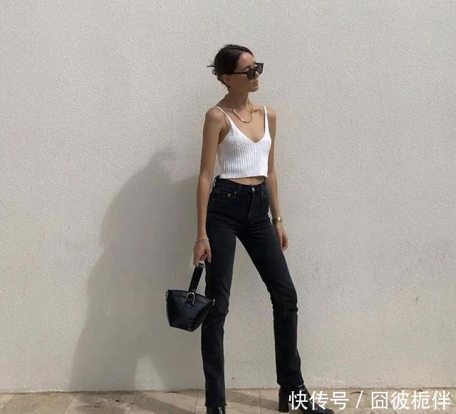  「休闲裤」夏日吊带就该这样搭，时髦显瘦，美的毫不费力！