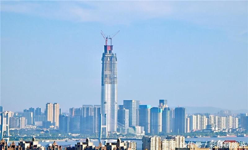 300亿建武汉最高楼，跻身华东巅峰，因降高憾别世界第四高楼