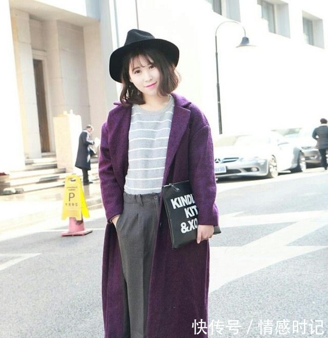 钟丽缇可真敢穿，紫色大衣吸睛十足，网友扮嫩就服你！