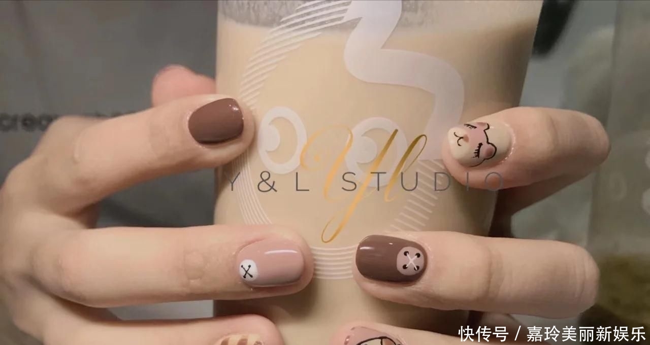 感觉@2020早春仙女美甲攻略,涂鸦美甲可爱,草莓美甲温柔有治愈力