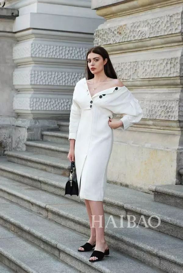 好看| 连衣裙+凉拖这组绝配CP，上班约会谁穿谁美!